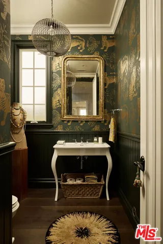 $8,495,000 | 361 North Bowling Green Way, Los Angeles, CA 90049