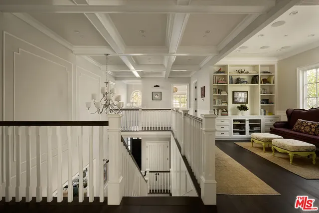 $8,495,000 | 361 North Bowling Green Way, Los Angeles, CA 90049