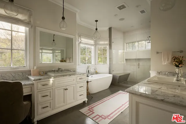 $8,495,000 | 361 North Bowling Green Way, Los Angeles, CA 90049