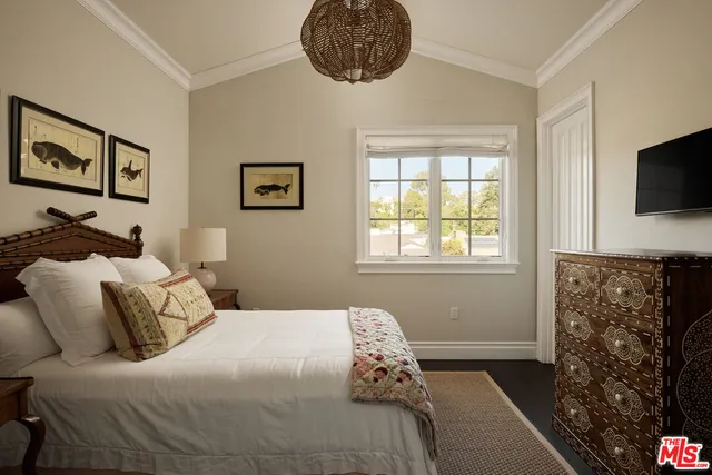 $8,495,000 | 361 North Bowling Green Way, Los Angeles, CA 90049