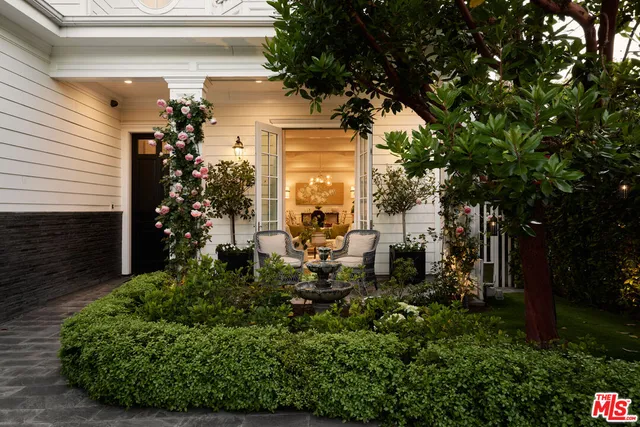 $8,495,000 | 361 North Bowling Green Way, Los Angeles, CA 90049