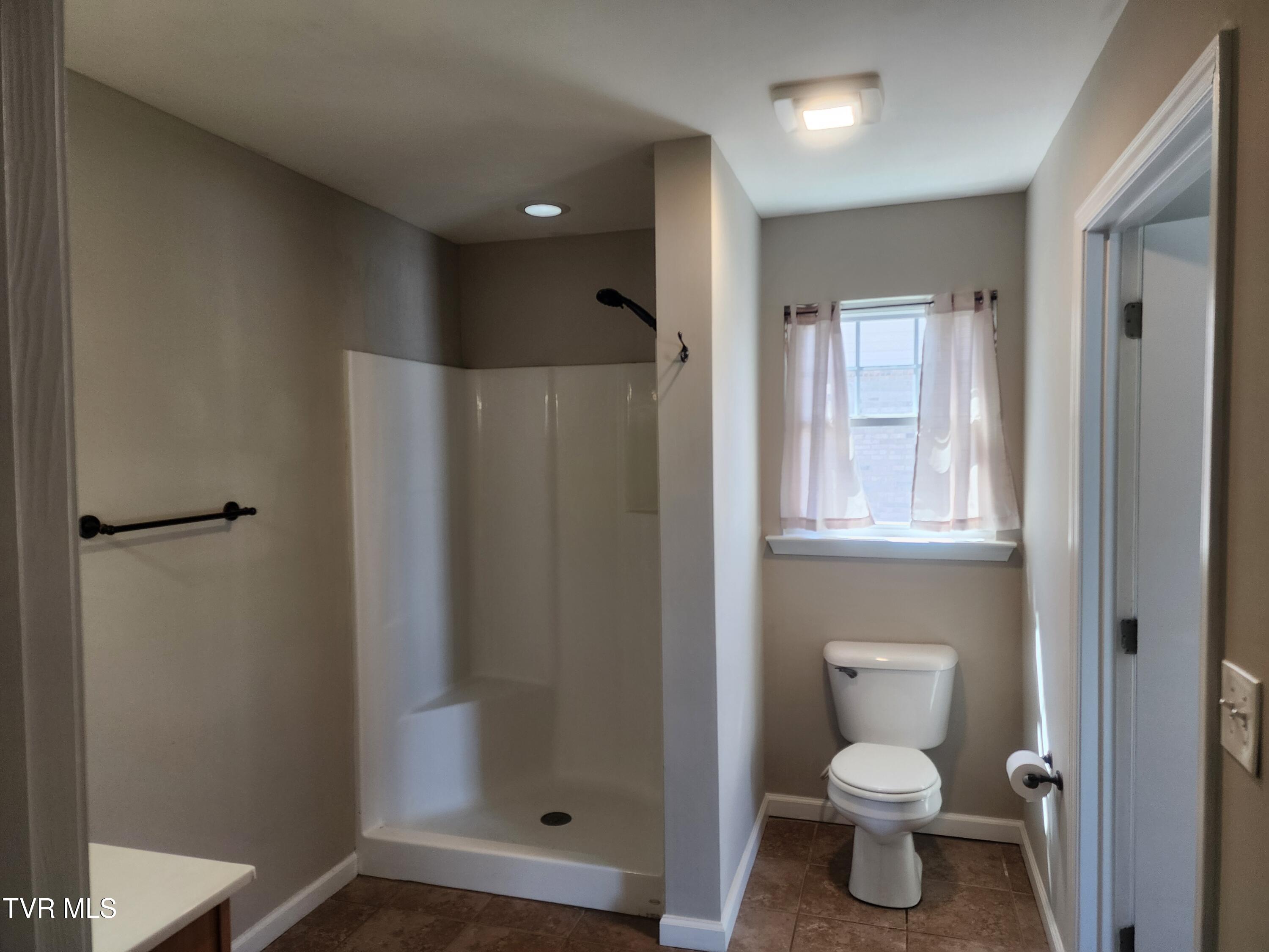 2233 Sherwood Road Kingsport, TN 37664 - Photo 5 of 5 2233 Sherwood RD 2