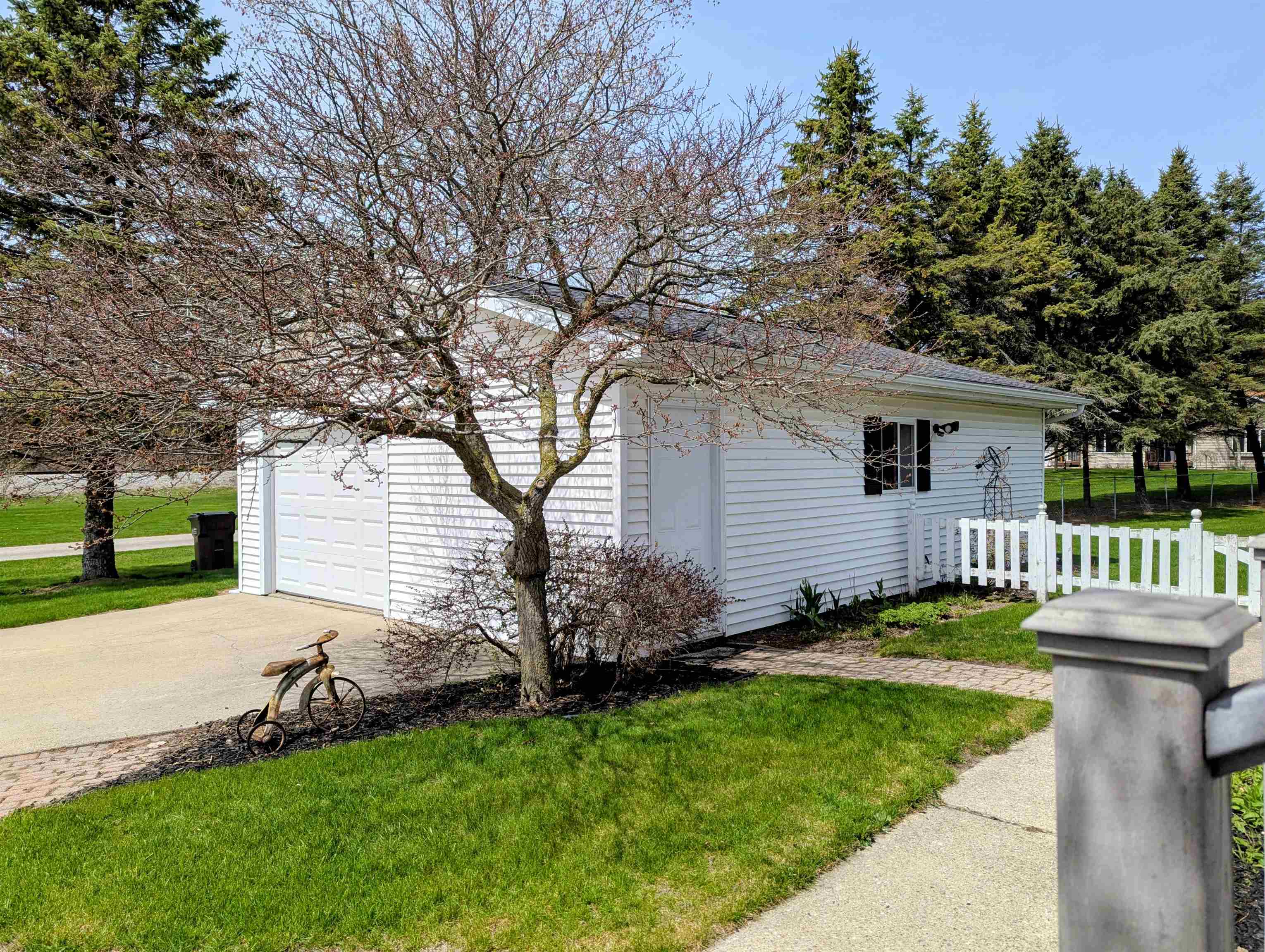 107 North Street Pinconning, MI 48650 - Photo 37 of 42