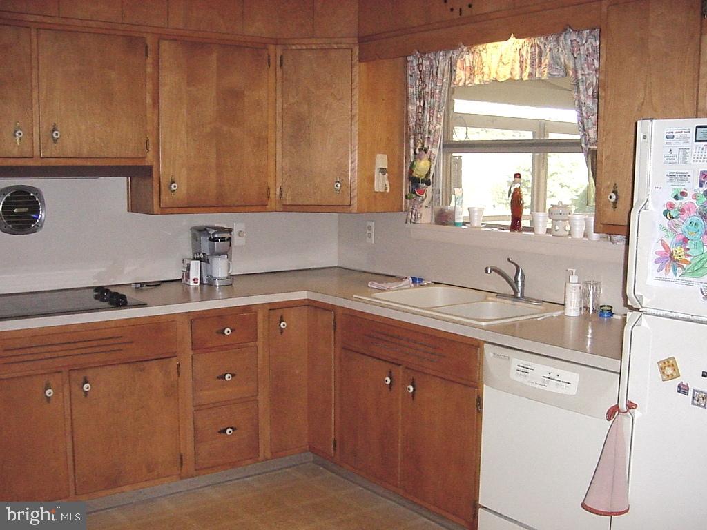 412 Jefferson Road Adamstown, PA 17569 - Photo 7 of 23 Gallery Image 7