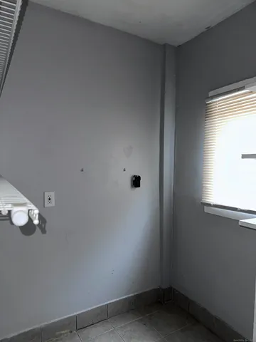 $2,000 | 442 Carroll Avenue, Unit 1, Bridgeport, CT 06607