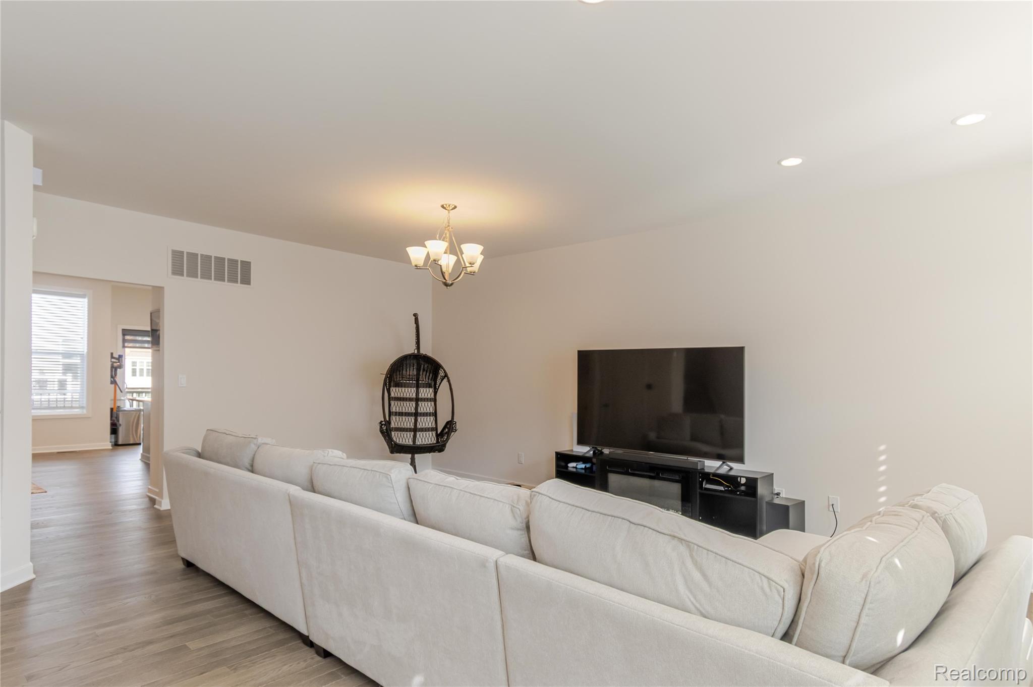 2963 Aughton Road Ann Arbor, MI 48105 - Photo 21 of 46 2963 Aughton-23.jpg