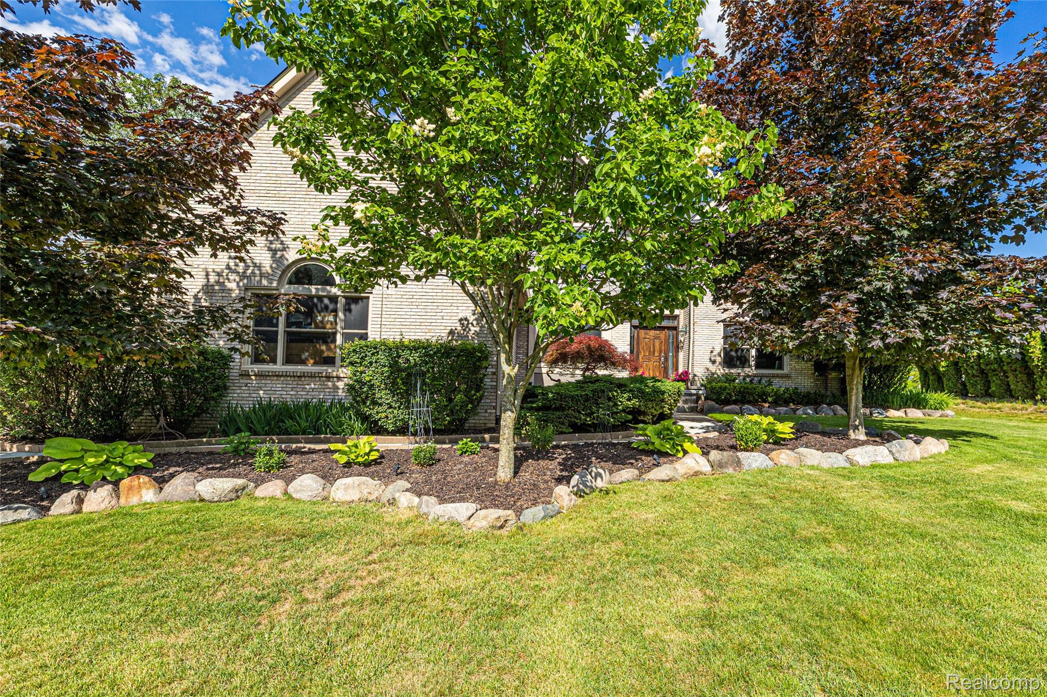 1781 Apple Ridge Court Rochester, MI 48306 - Photo 71 of 79 71 - Great Curb Appeal.jpg