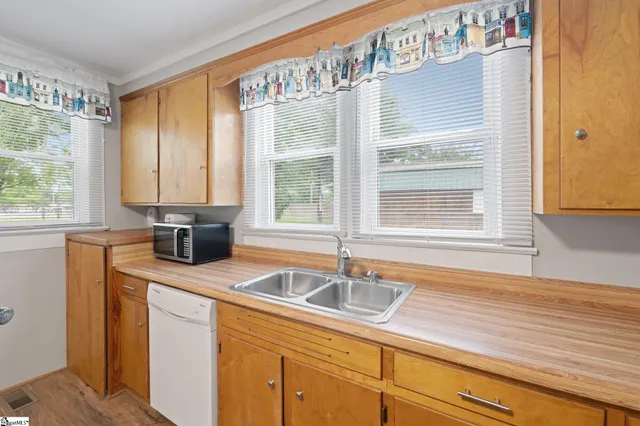 $250,000 | 1 Baldwin Street, Pelzer, SC 29669