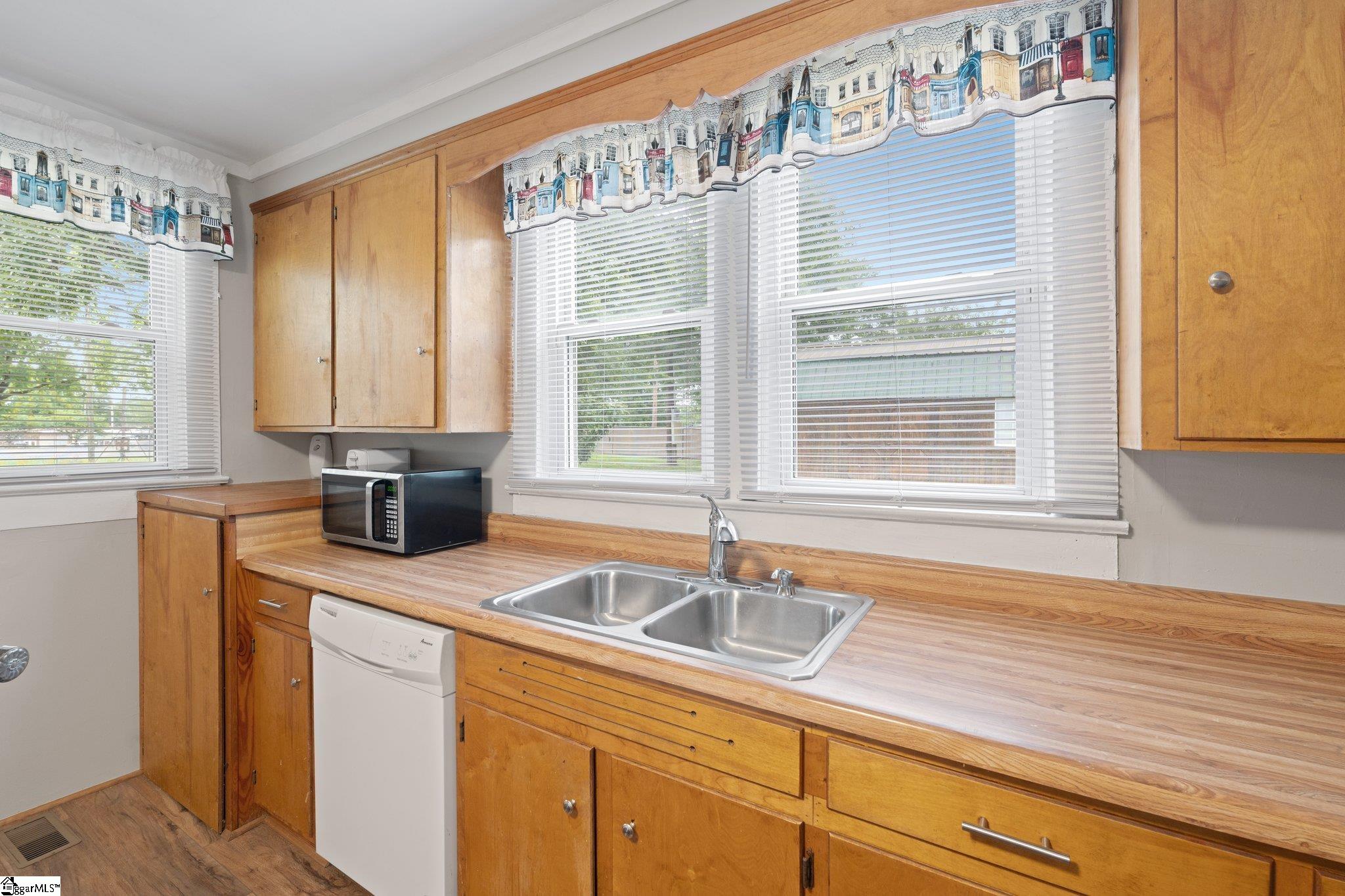 1 Baldwin Street Pelzer, SC 29669 - Photo 11 of 25