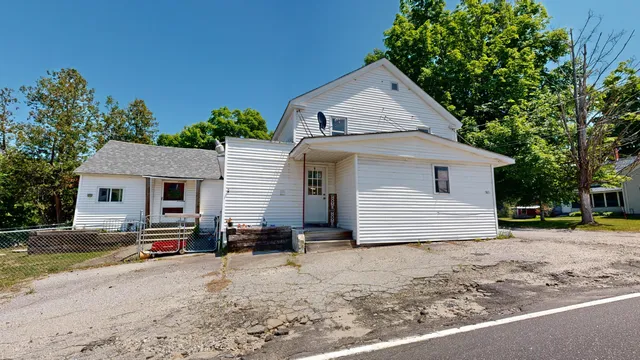 $225,000 | 583 Highway 106, Leeds, ME 04263