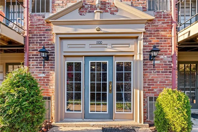 a view of a building entryway
