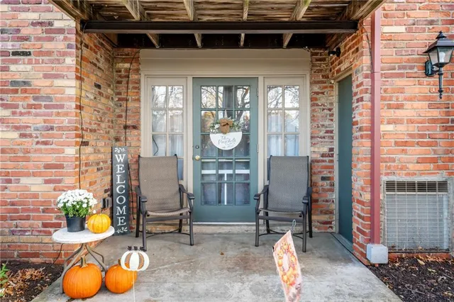 a view of an outdoor space with seating area