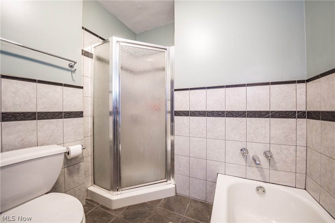 1590 Compton Road Cleveland, OH 44118 - Photo 25 of 32