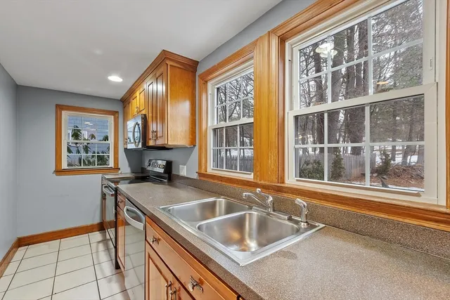 $469,900 | 559 Merriam Avenue, Leominster, MA 01453