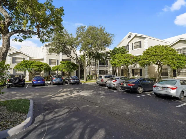 $234,900 | 2871 North Oakland Forest Drive, Unit 210, Oakland Park, FL 33309