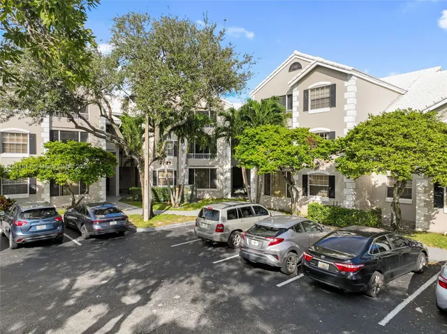 $234,900 | 2871 North Oakland Forest Drive, Unit 210, Oakland Park, FL 33309