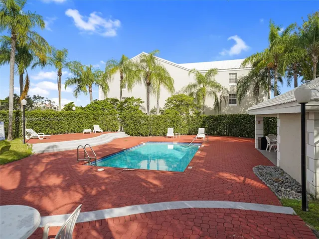 $234,900 | 2871 North Oakland Forest Drive, Unit 210, Oakland Park, FL 33309