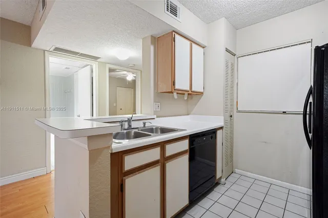 $234,900 | 2871 North Oakland Forest Drive, Unit 210, Oakland Park, FL 33309