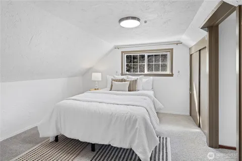 $929,000 | 23022 7th Avenue Southeast, Bothell, WA 98021