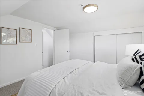 $929,000 | 23022 7th Avenue Southeast, Bothell, WA 98021