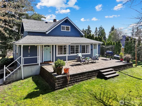 $929,000 | 23022 7th Avenue Southeast, Bothell, WA 98021