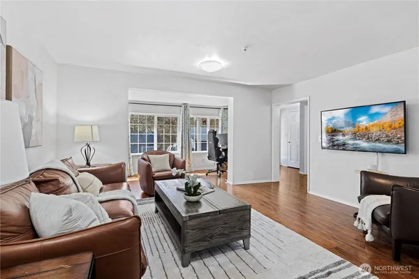 $929,000 | 23022 7th Avenue Southeast, Bothell, WA 98021