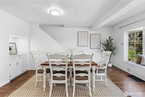 $929,000 | 23022 7th Avenue Southeast, Bothell, WA 98021