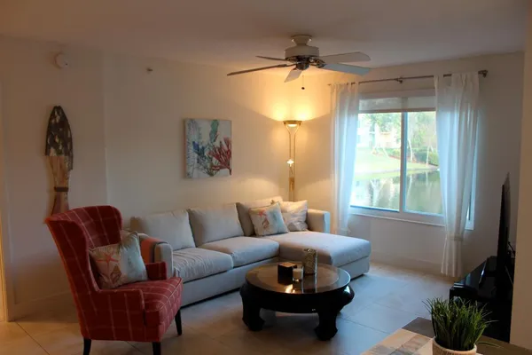 $3,800 | 808 Villa Circle, Unit 808, Boynton Beach, FL 33435