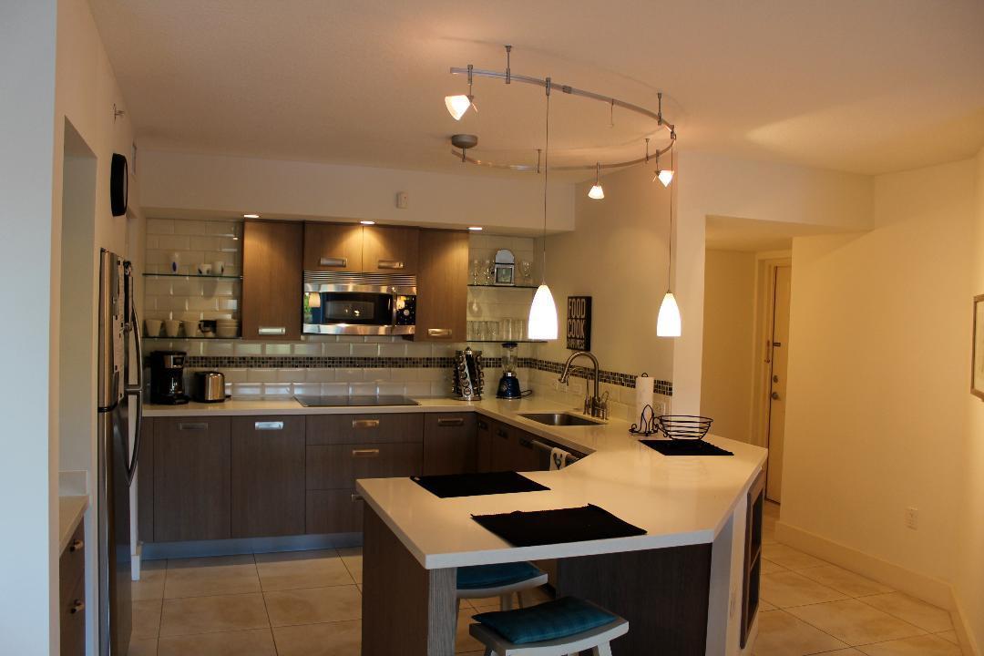 808 Villa Circle, Unit 808 Boynton Beach, FL 33435 - Photo 7 of 18 kitchen