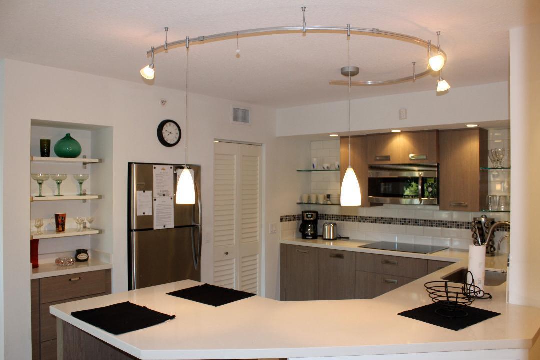 808 Villa Circle, Unit 808 Boynton Beach, FL 33435 - Photo 8 of 18 kitchen