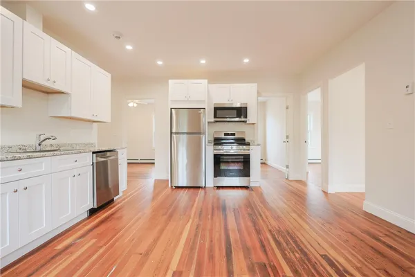 $2,500 | 529 Wood Street, Unit 2, Bristol, RI 02809