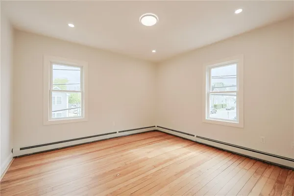 $2,500 | 529 Wood Street, Unit 2, Bristol, RI 02809