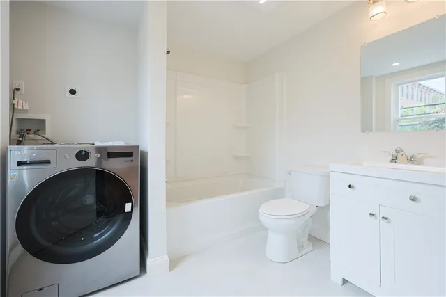 $2,500 | 529 Wood Street, Unit 2, Bristol, RI 02809