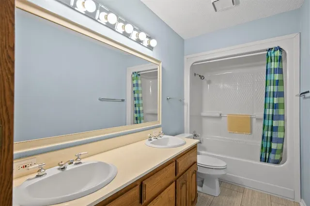 $695,000 | 126 Vintage Drive, Waxahachie, TX 75165