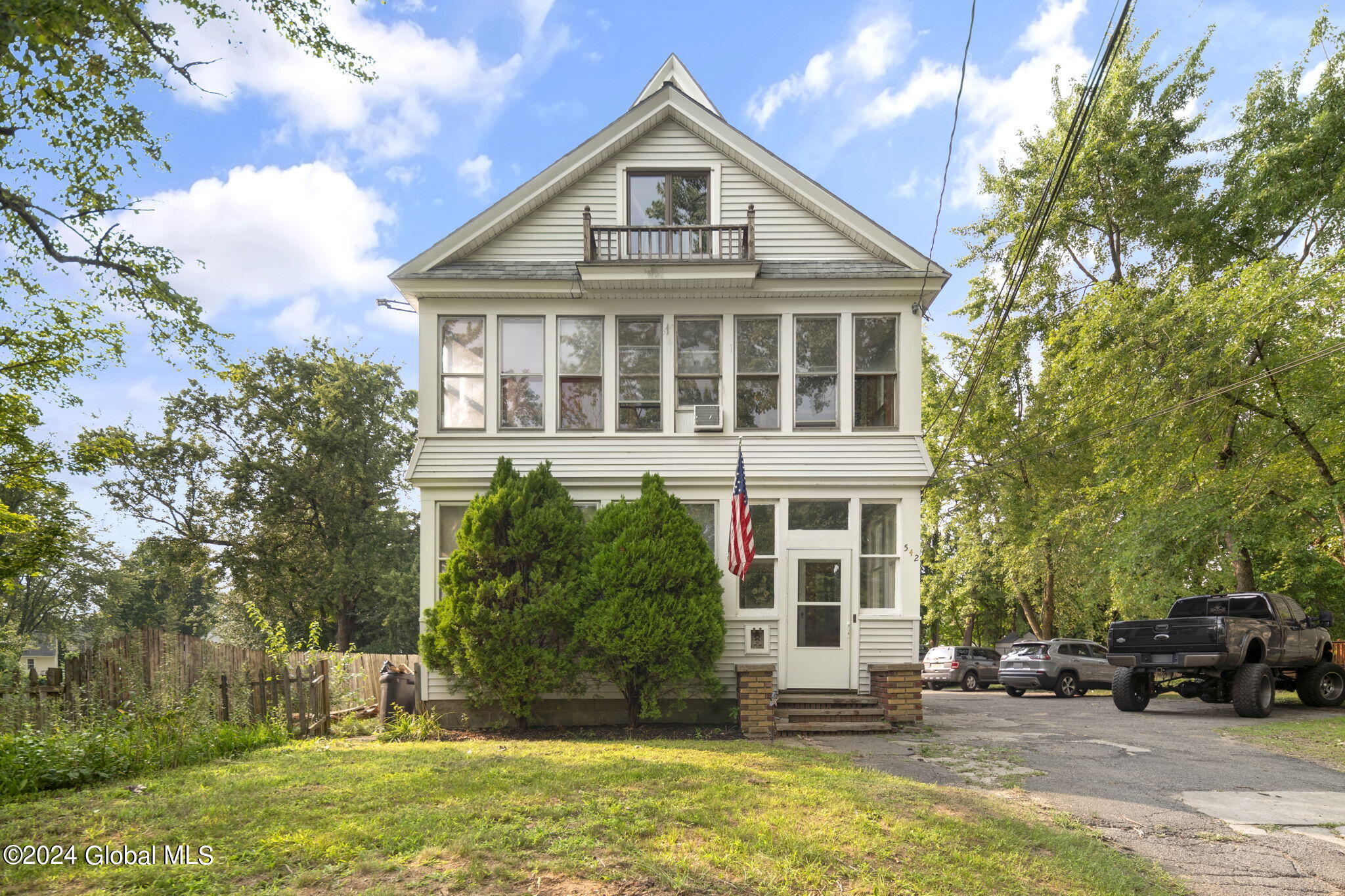 542 Bradford Road Schenectady, NY 12304 - Photo 1 of 25 Exterior 01