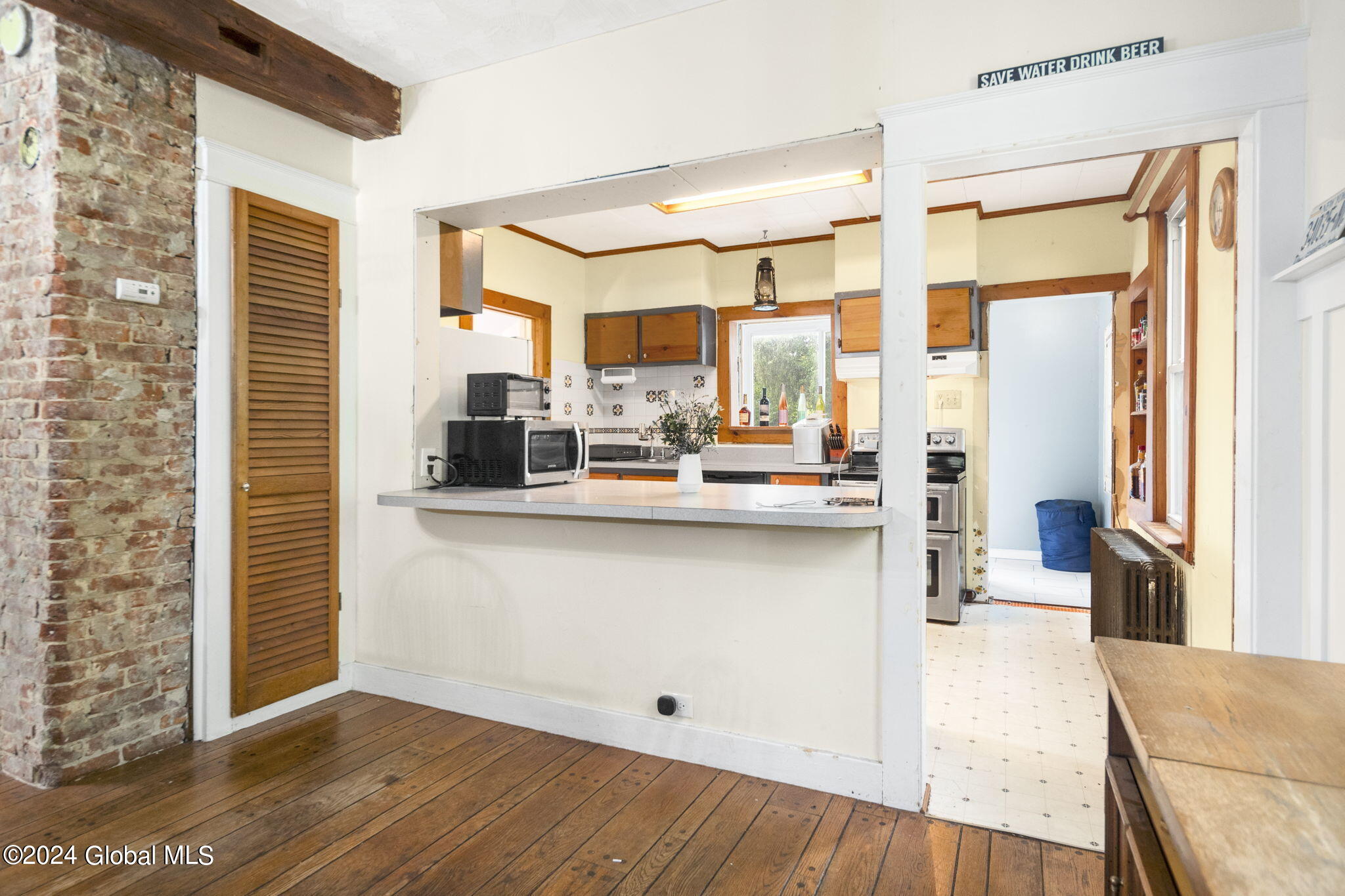 542 Bradford Road Schenectady, NY 12304 - Photo 5 of 25 Interior 04