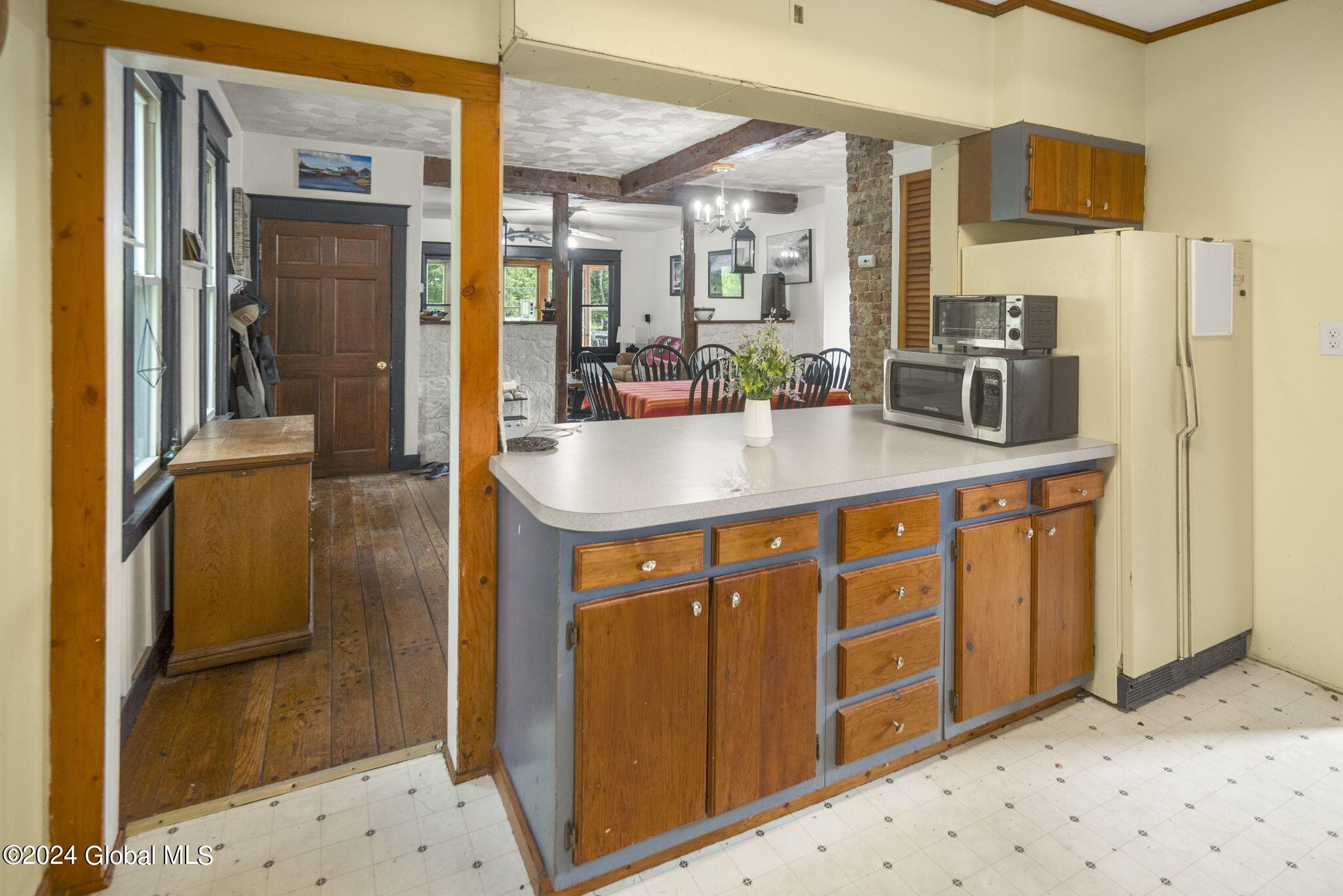 542 Bradford Road Schenectady, NY 12304 - Photo 7 of 25 Interior 06