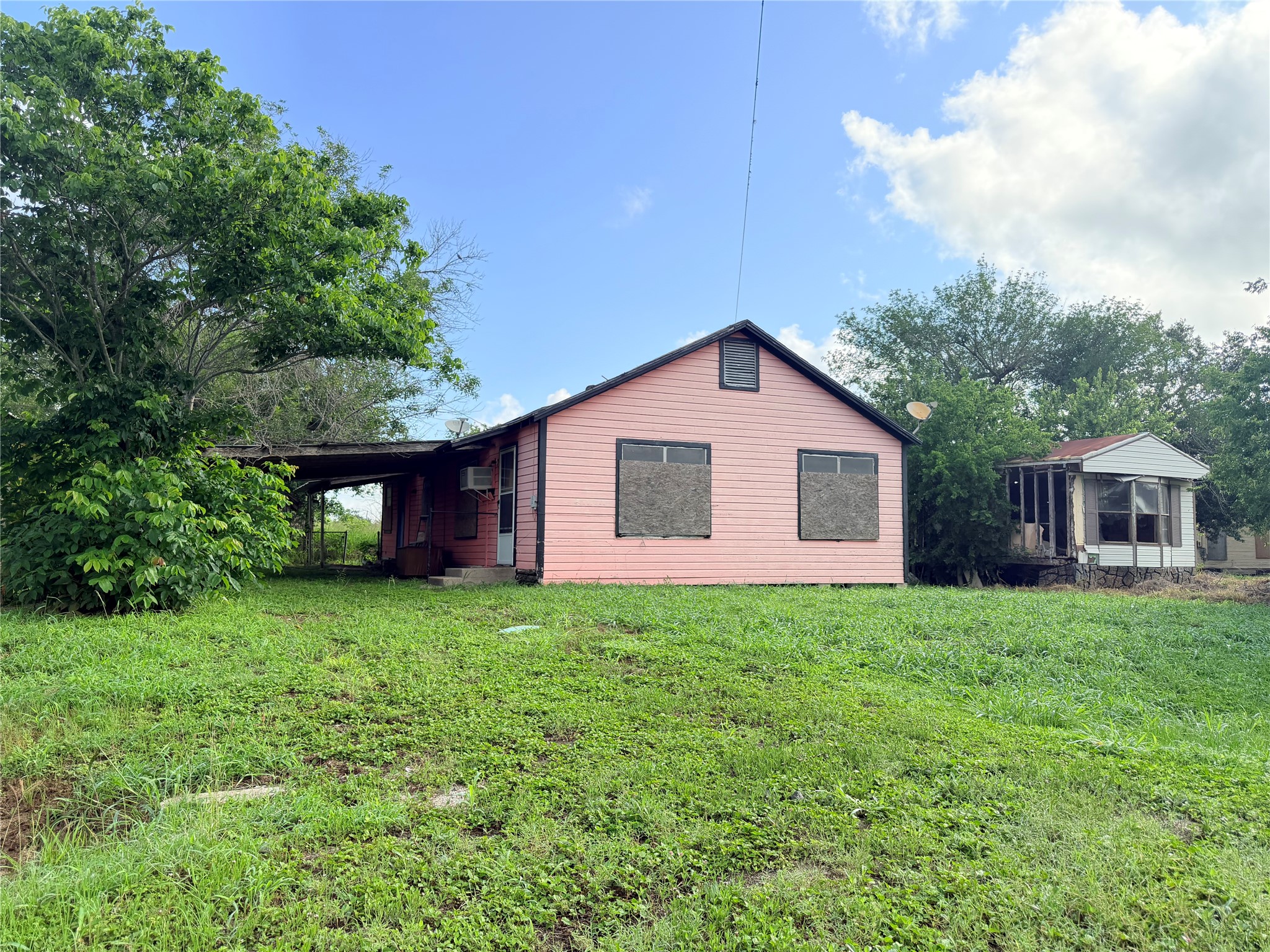 403 East Ward Street Refugio, TX 78377 - Photo 2 of 16
