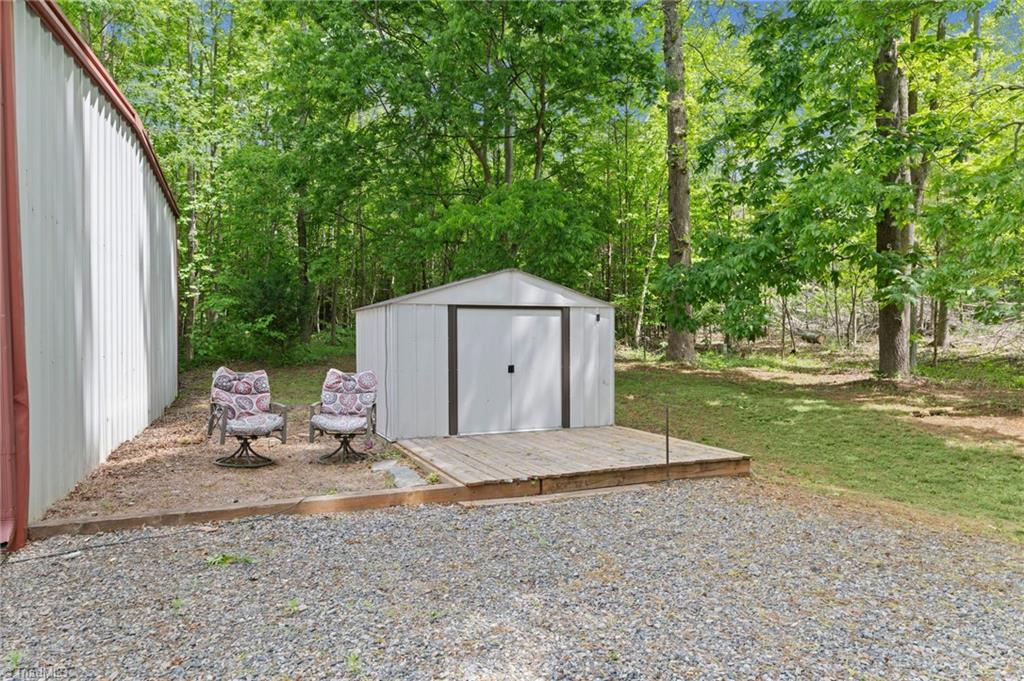 201 Kingwood Road Reidsville, NC 27320 - Photo 8 of 48