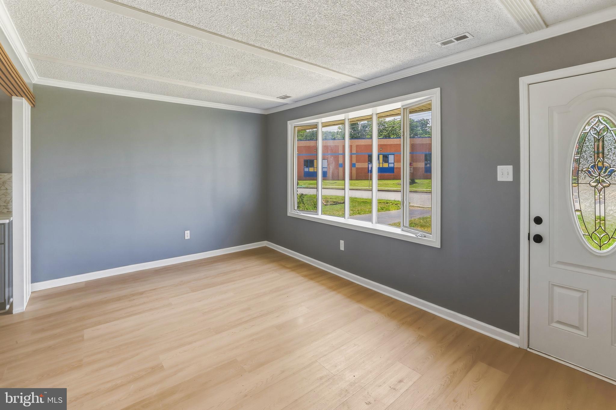 1037 Monmouth Road Woodbury, NJ 08096 - Photo 5 of 17 Gallery Image 5