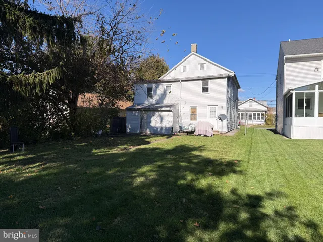 $1,045 | 204 East Portland Street, Mechanicsburg, PA 17055