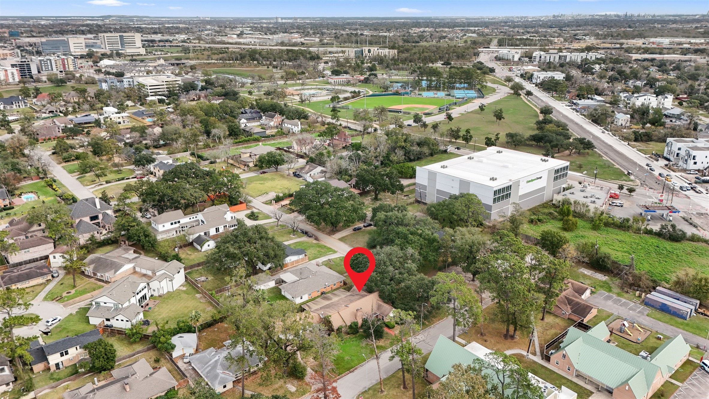 4425 Laurel Drive Houston, TX 77021 - Photo 10 of 11 an aerial view of residential houses with outdoor space