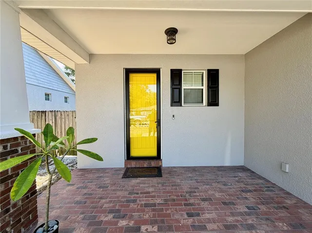 $3,299 | 3202 West Hartnett Avenue, Tampa, FL 33611