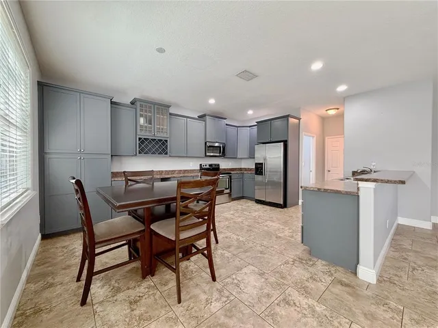 $3,299 | 3202 West Hartnett Avenue, Tampa, FL 33611