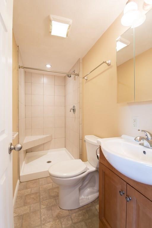 27 Charlotte Street Fall River, MA 02720 - Photo 21 of 35