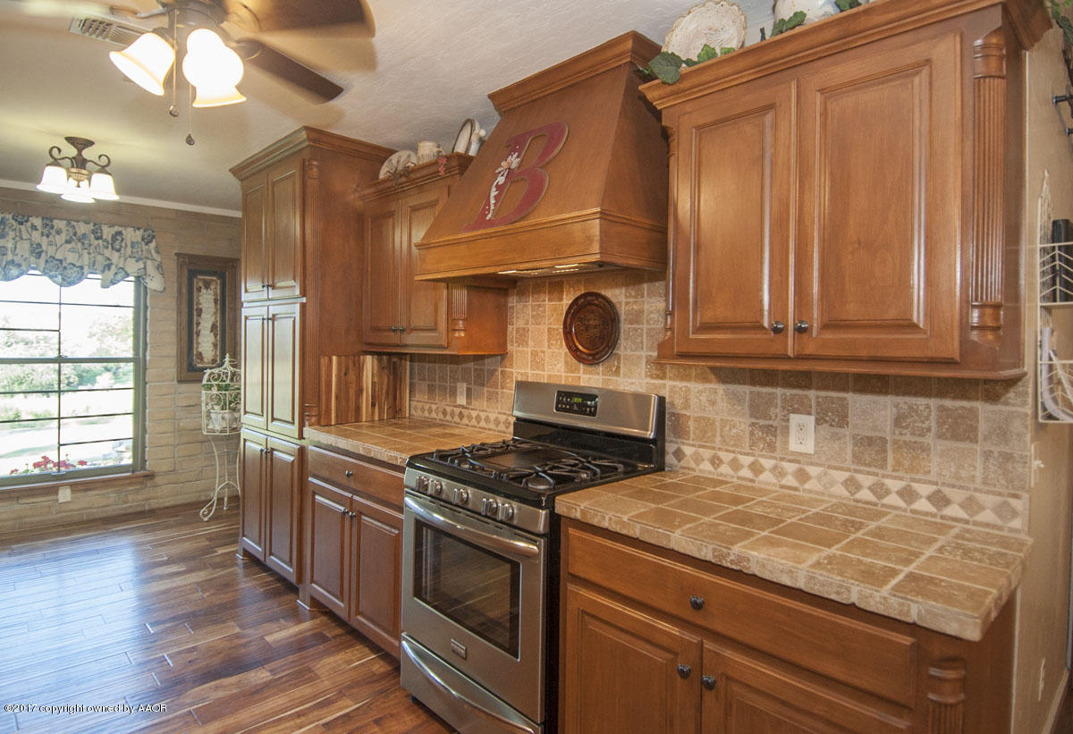 8 Cambridge Road Amarillo, TX 79124 - Photo 16 of 61 KITCHEN VIEW 3