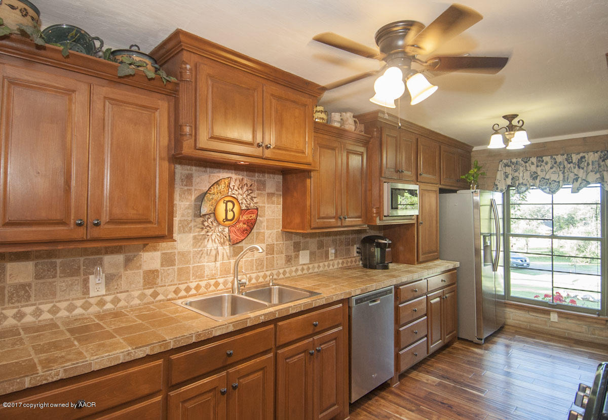 8 Cambridge Road Amarillo, TX 79124 - Photo 17 of 61 KITCHEN VIEW 4