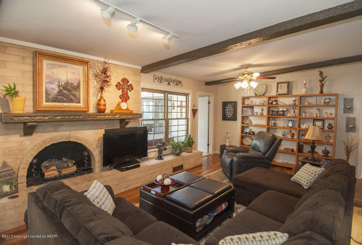 8 Cambridge Road Amarillo, TX 79124 - Photo 24 of 61 LIVING VIEW 5