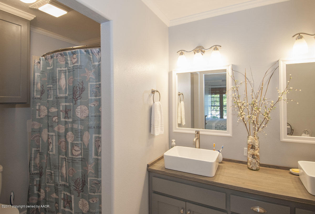 8 Cambridge Road Amarillo, TX 79124 - Photo 35 of 61 MASTER BATH VIEW 2