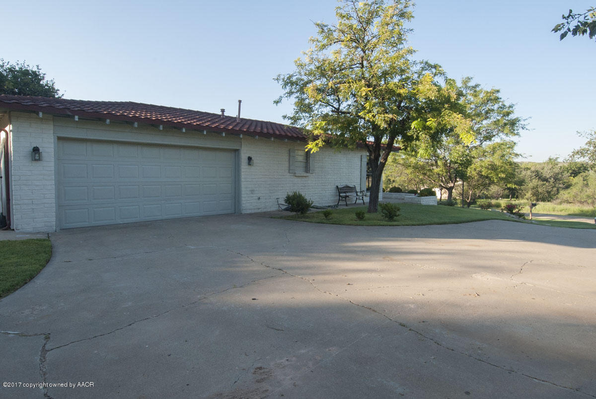 8 Cambridge Road Amarillo, TX 79124 - Photo 61 of 61 GARAGE VIEW 1
